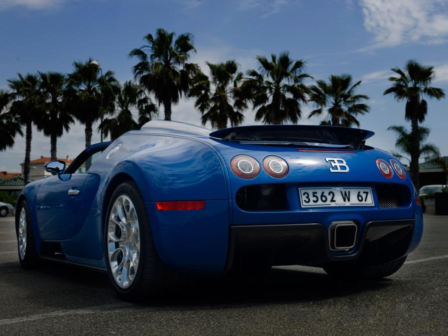  Bugatti Veyron 16.4 Grand Sport Cannes 2009 года  (фото 2 из 6)
